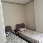 T * Durrës